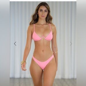 Beach Bunny Austin Glitter Underwire Bikini 
Top Nori size L and bottom size M